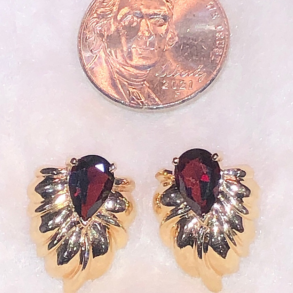 14k yellow gold garnet earrings - Picture 5 of 11
